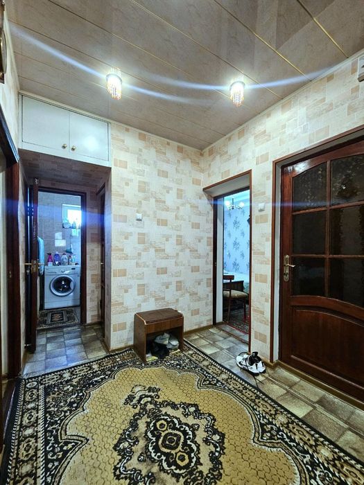 Продаётся трёхкомнатная кирпичная квартира с ремонтом на Юнусабаде 18