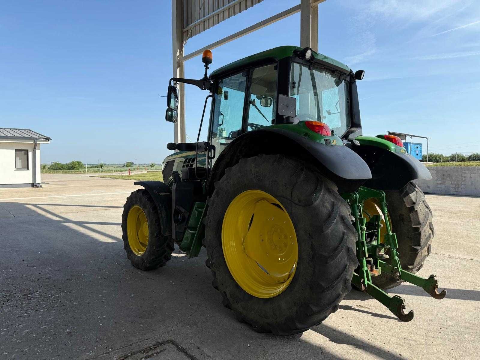 Tractor John Deere 6120M