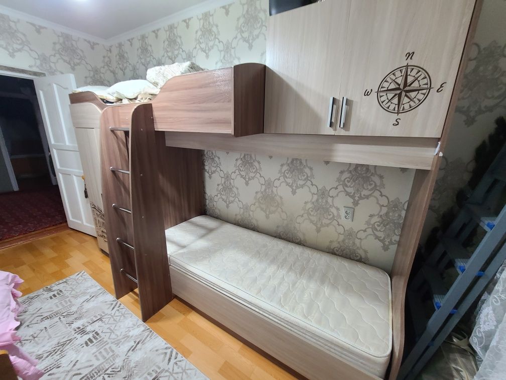 Кровать двухъярустная