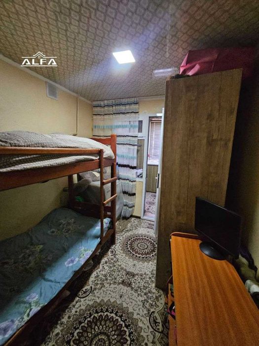 Buxoroda kvartira sotiladi 2 xonali 58m² 1-qavat.