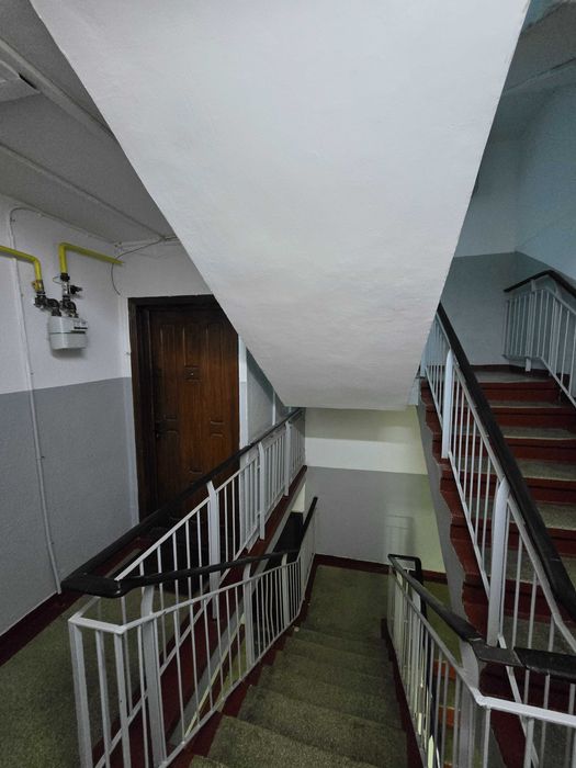 Apartament 3 camere semidecomandat Micro 38