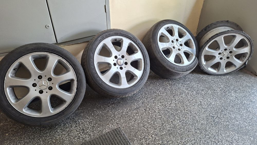 4бр.Ляти джанти 17ц.5х112 с 2 гуми