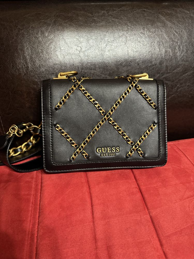 Guess - дамска чанта