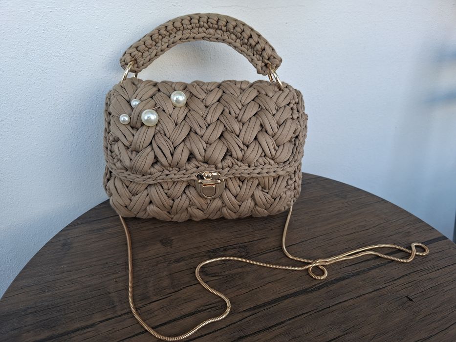 Бежова чанта макарон