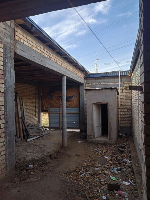 Uy sotiladi majnuntol mahalla