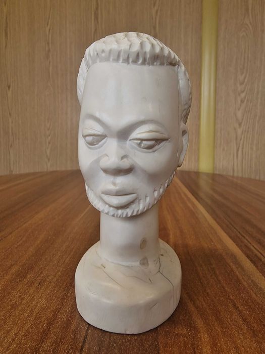 Статуетка от кост 17 см. 879 гр.