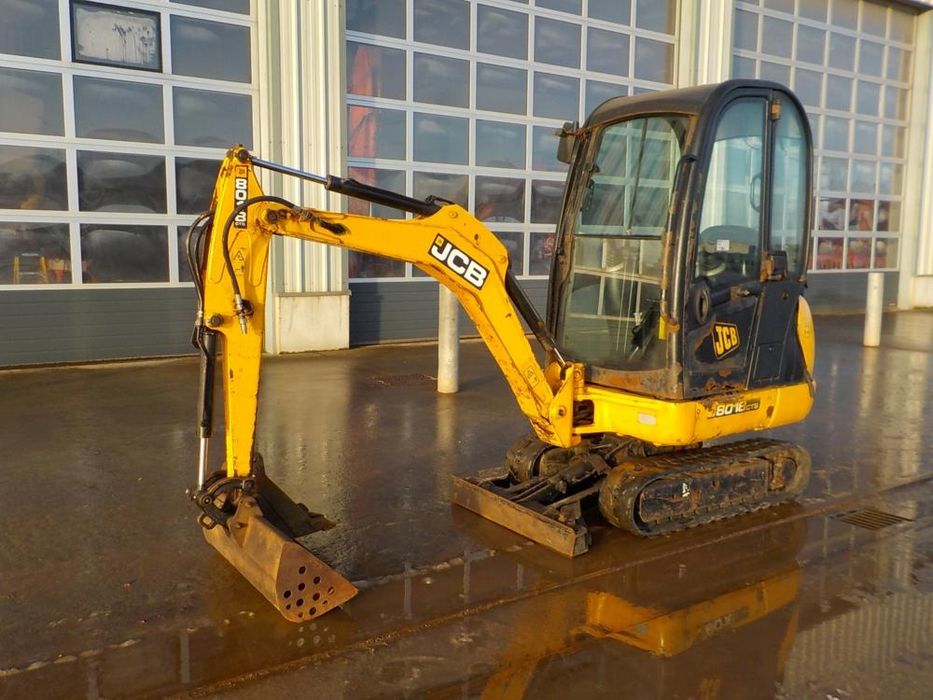 Închiriez miniexcavator + Camioneta 6.5 tone