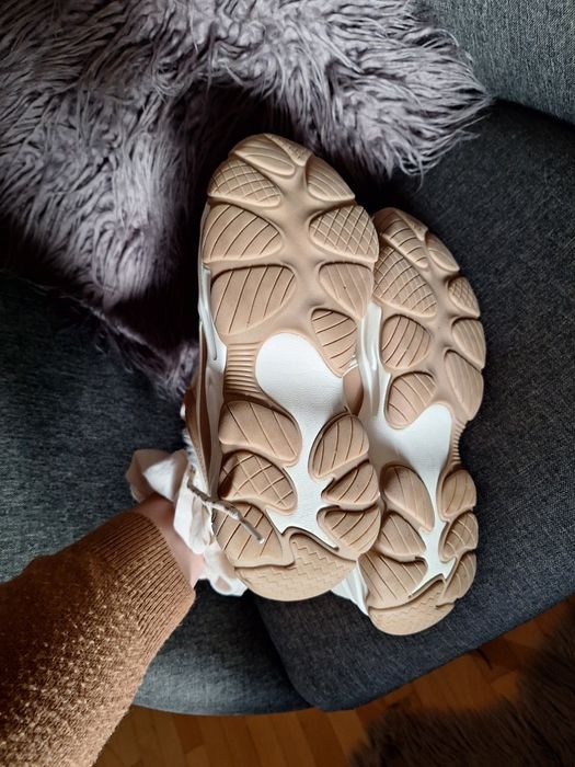 Зимни сникърси Reserved