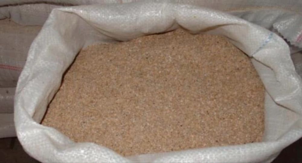 Tarate grau, srot soia, porumb macinat