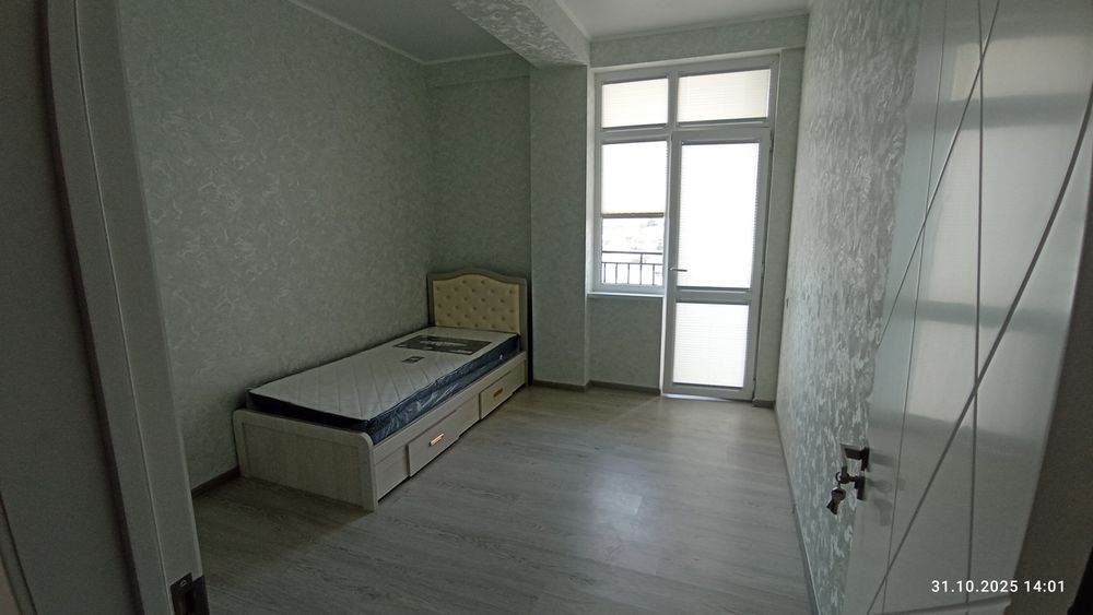 4 комн.  Паркент плаза. Авиатор