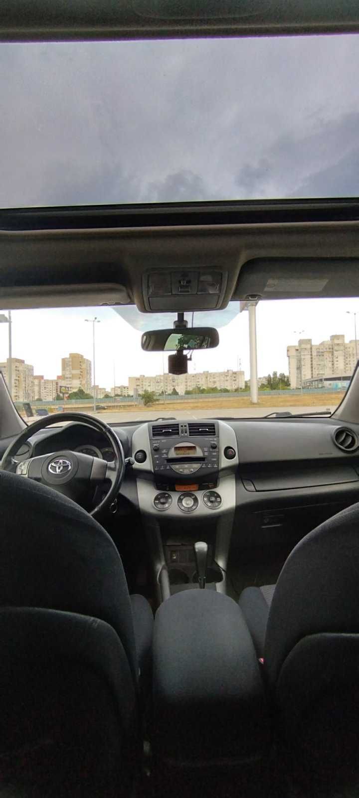 TOYOTA RAV4 III, 2. 0 Petrol 5D AUT Executive от 2006-та