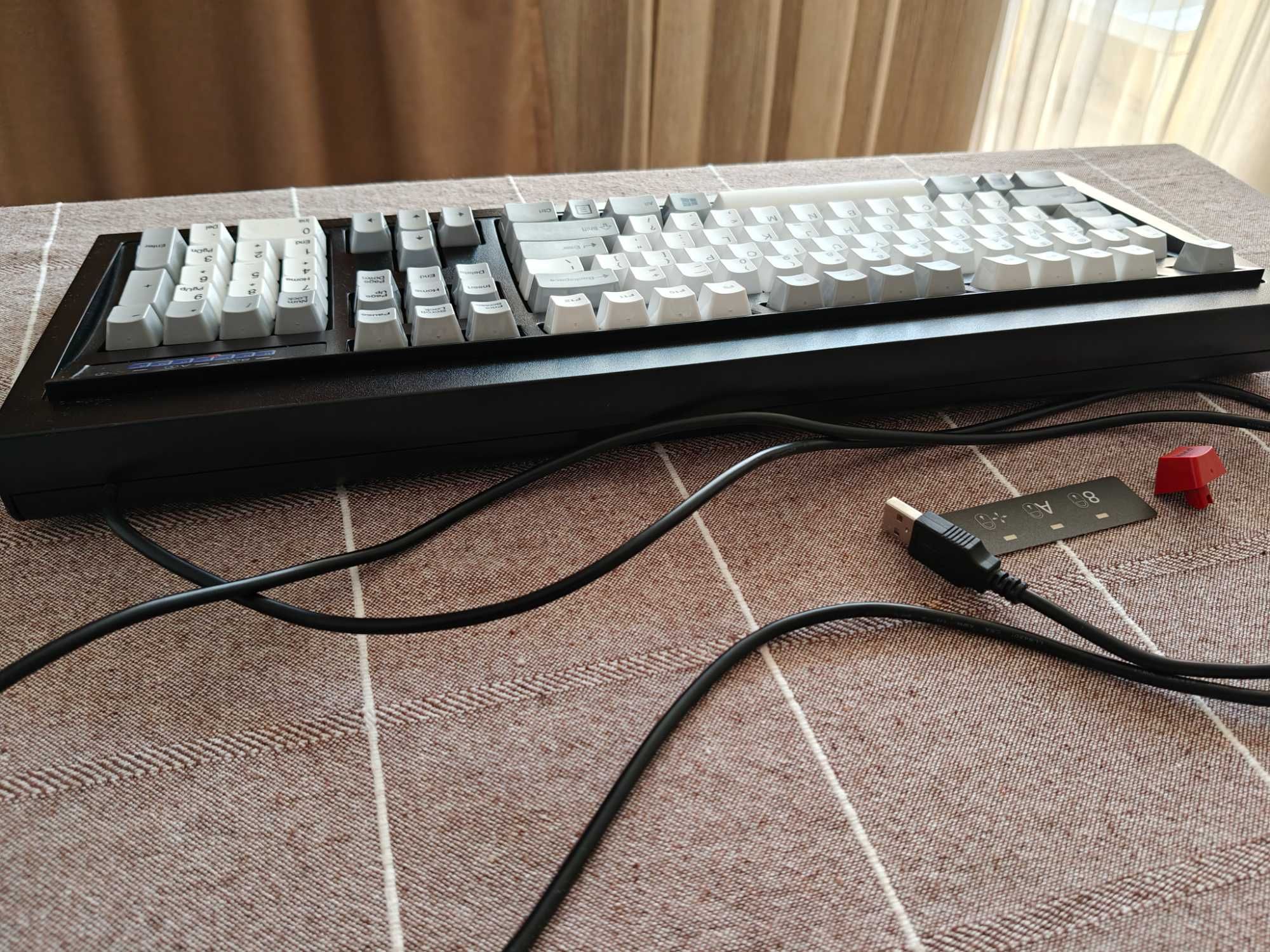 Механична клавиатура Unicomp New Model M