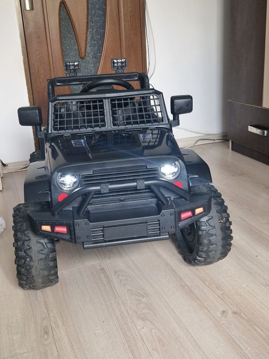 Vând mașinuță copii