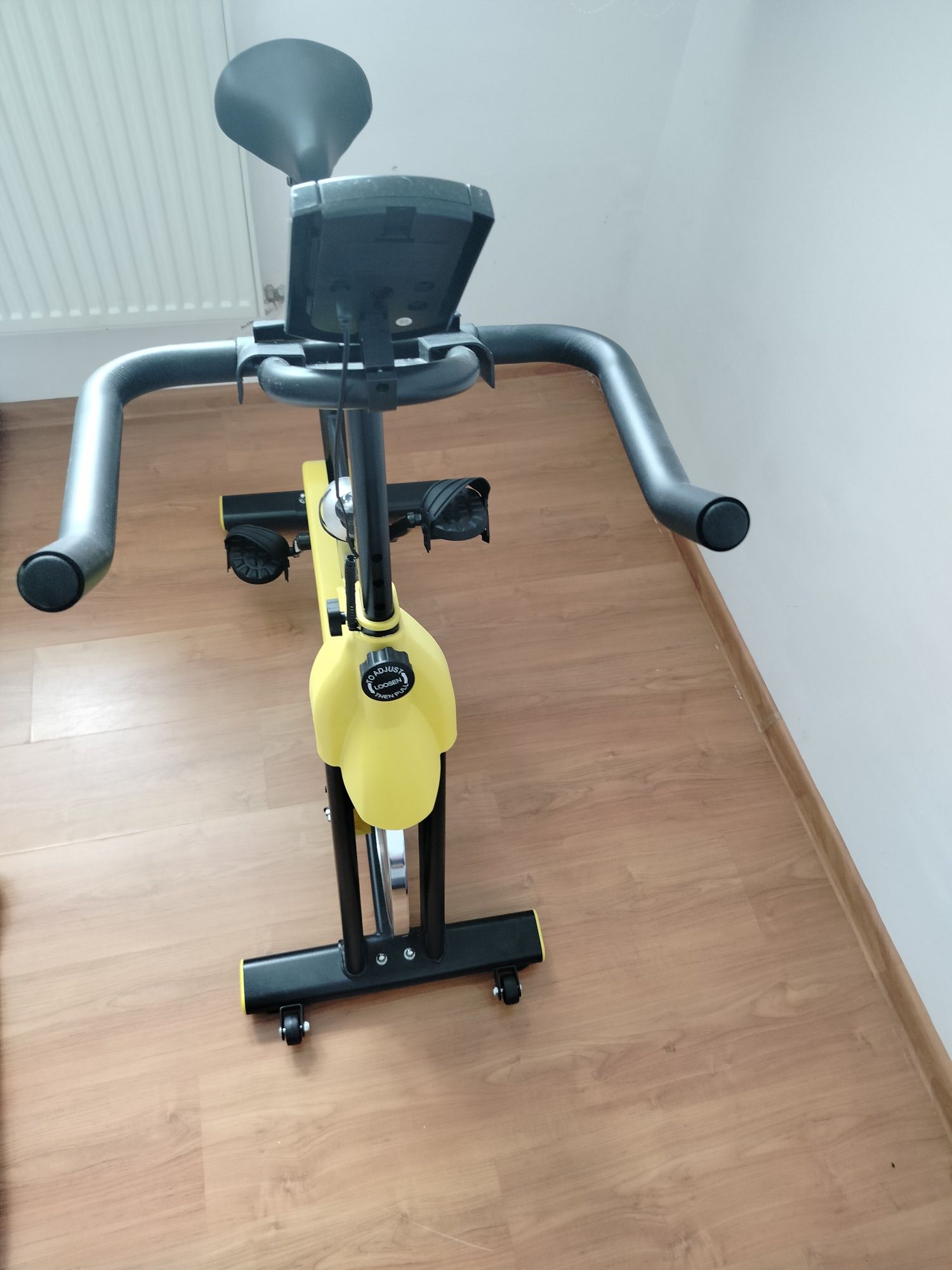 Bicicleta spinning TECHFIT SBK1000, volanta 8kg,