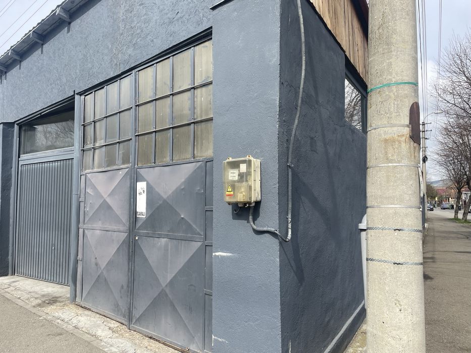 Inchiriez spatiu/depozit/garaj