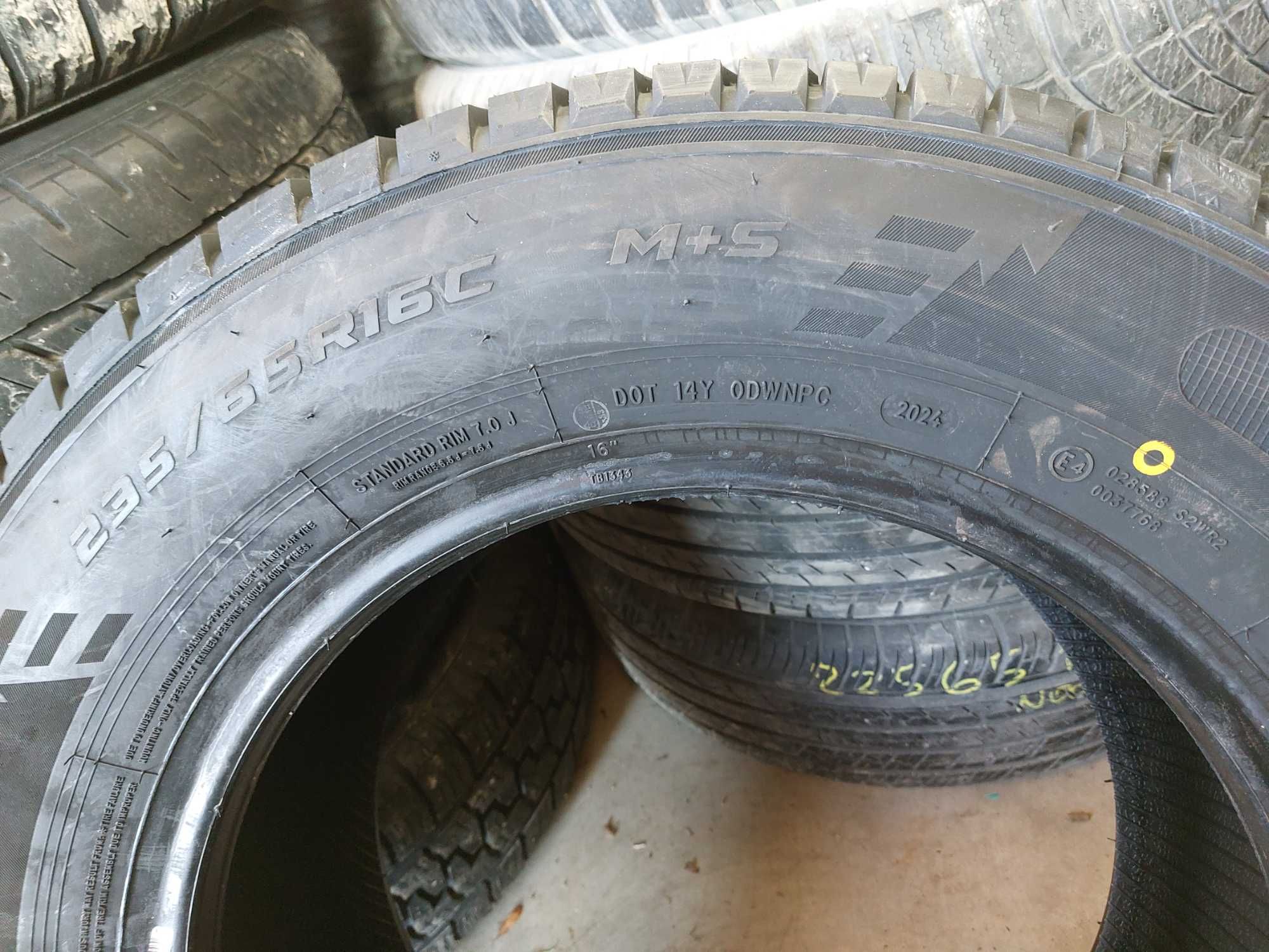 НОВИ зимни гуми AUSTONE 235/65/16C 115R DOT 2024