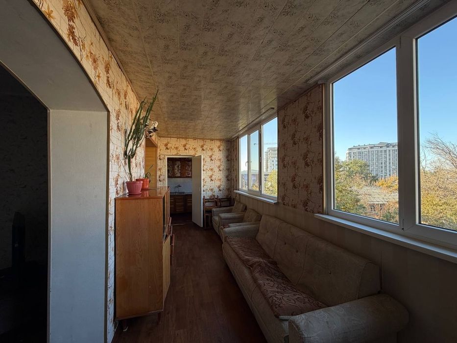 Банковский дом на Буз базаре. 3х комнатная.Кирпичный дом.По 1000 за м2