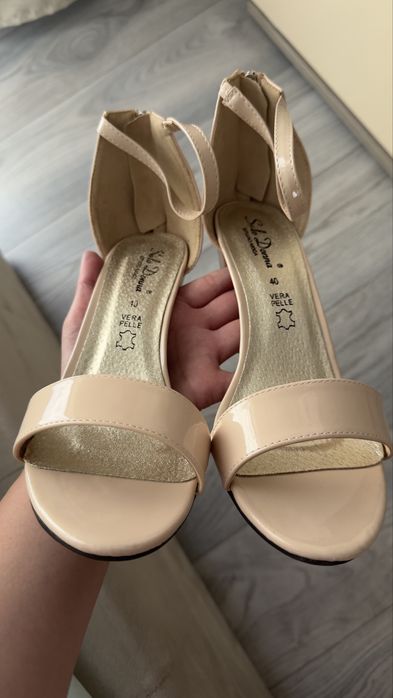 Sandale dama cu toc, elegante, crem