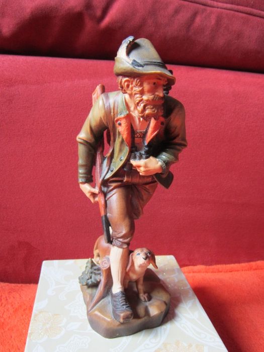 cadou rar Vanator sculpura lemn superba Tirol/ Dolomiti Alpi anii '80