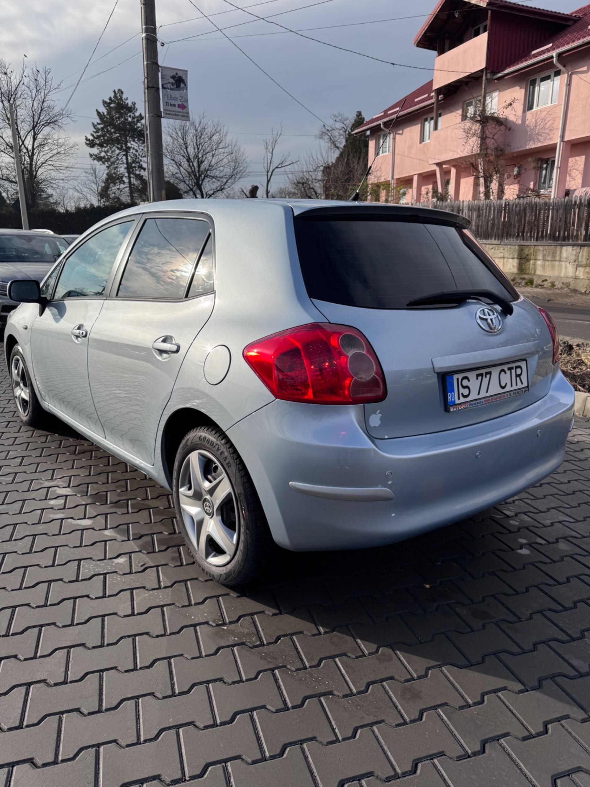 Toyota Auris 1.6 benzina AUTOMAT