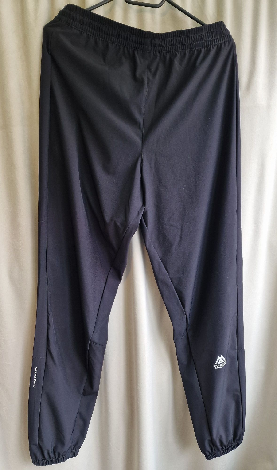 The North Face trening Mountain athletics geaca+pantaloni div marimi