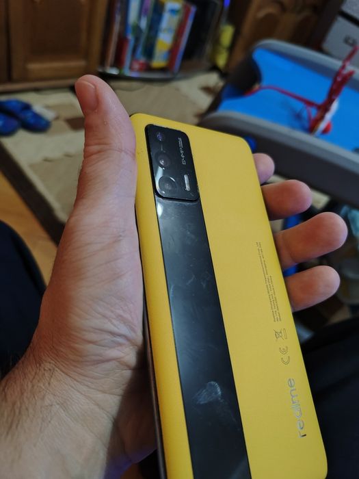 Vând realme GT 5G de 12GB RAM și 256GB stocare