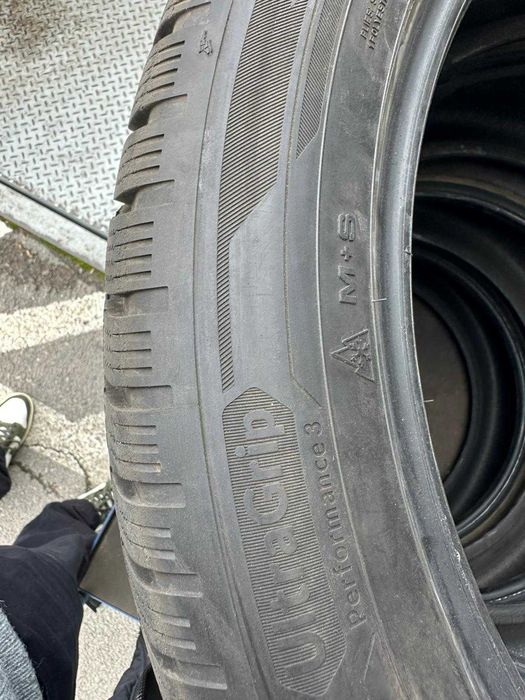 4 бр. зимни гуми Goodyear 235 / 50 R21 101V UG
