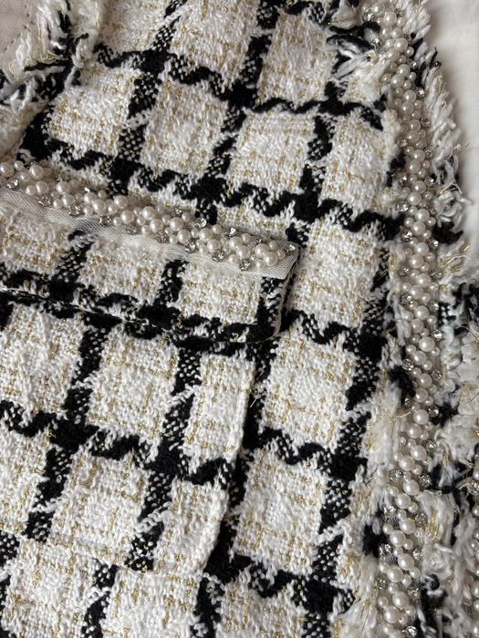 Дамско елече от букле