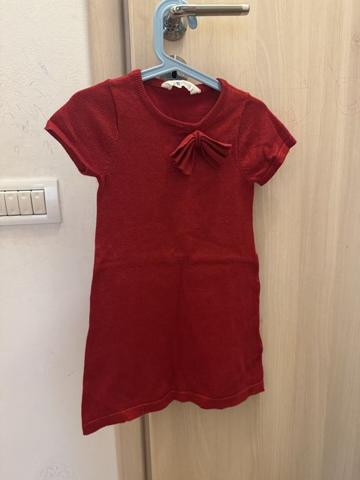 Rochie H&M 4-6 ani, rosu aprins cu sclipici
