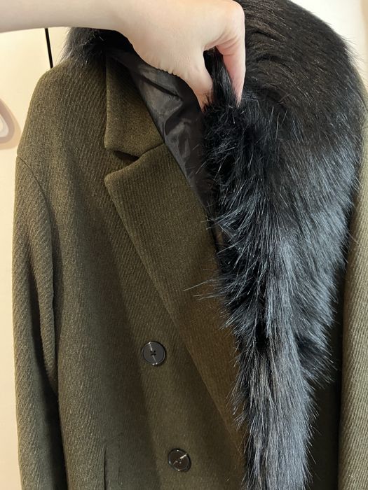Palton cu blana la guler