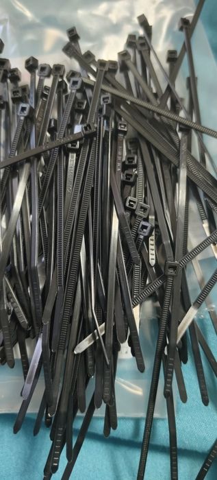 Cleme de cablu HellermannTyton 100 mm x 2,5 mm