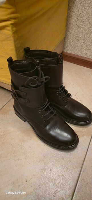 холна маса от дърво с повдигащ механизъм на плота