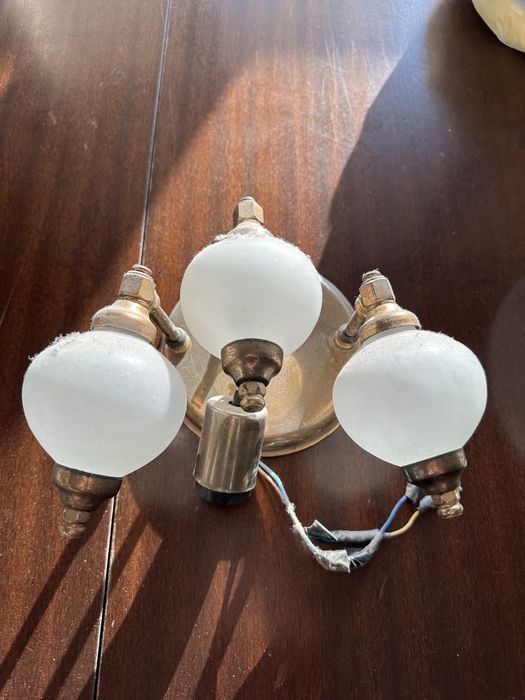 Светильник на стенный