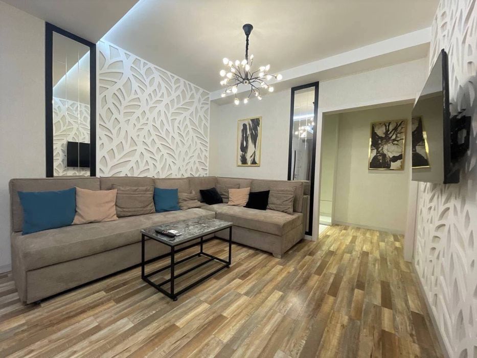 Мирабадский район , госпитальный! Срочно сдается квартира!