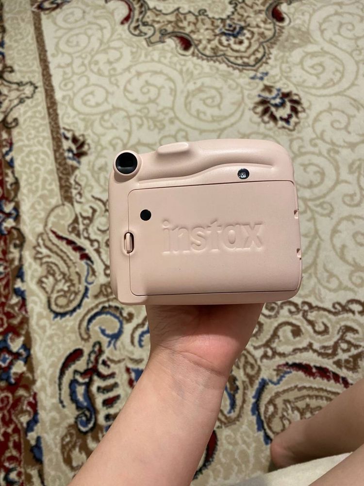 Срочно продаю instax mini 11 розовый