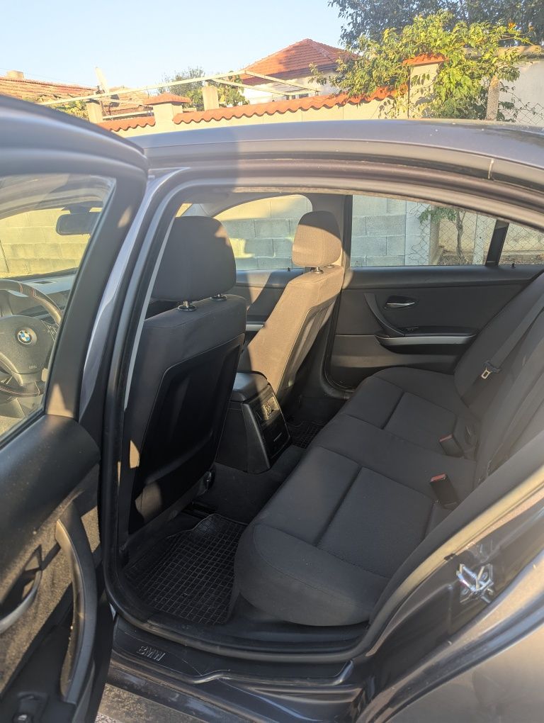 BMW 320i (E90)  2005