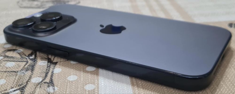 iPhone 15 Pro bLue  Titanium