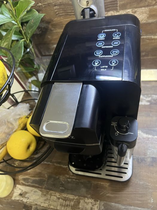 Кафемашина Voltz 8в1 с капсули,кана за мляко,функции Latte i Cappuccin