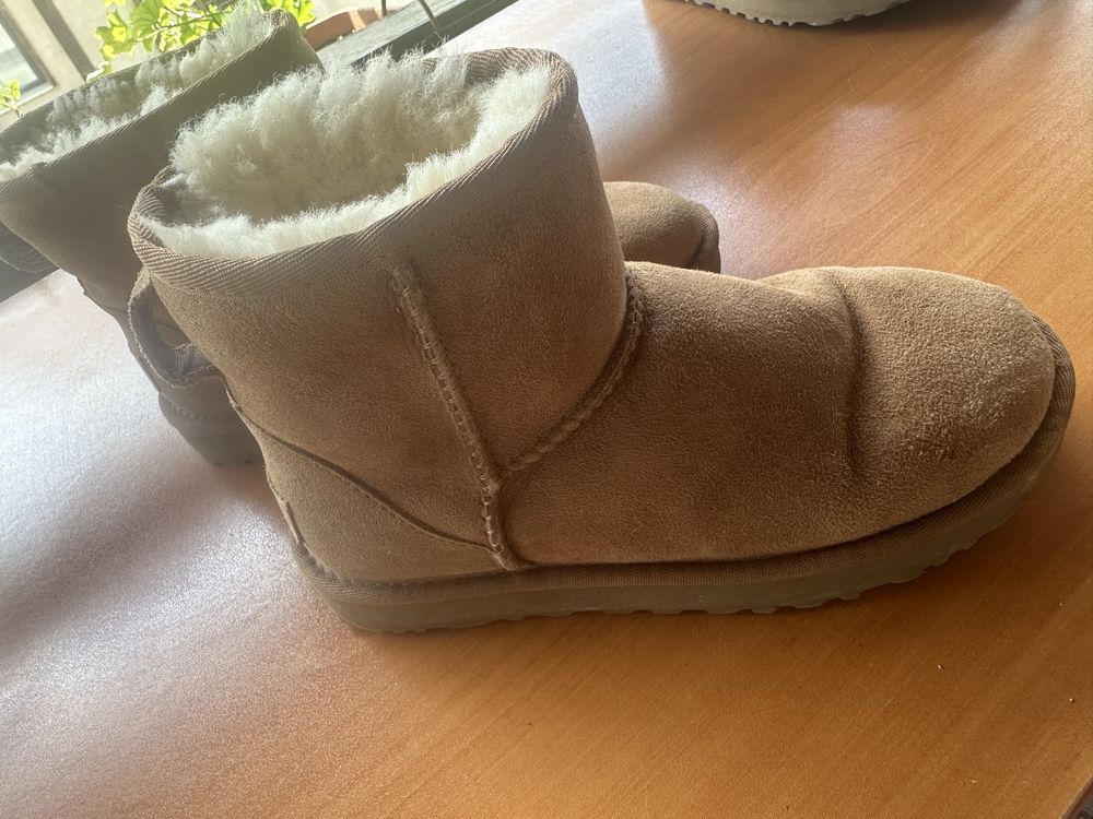 UGG Classic mini