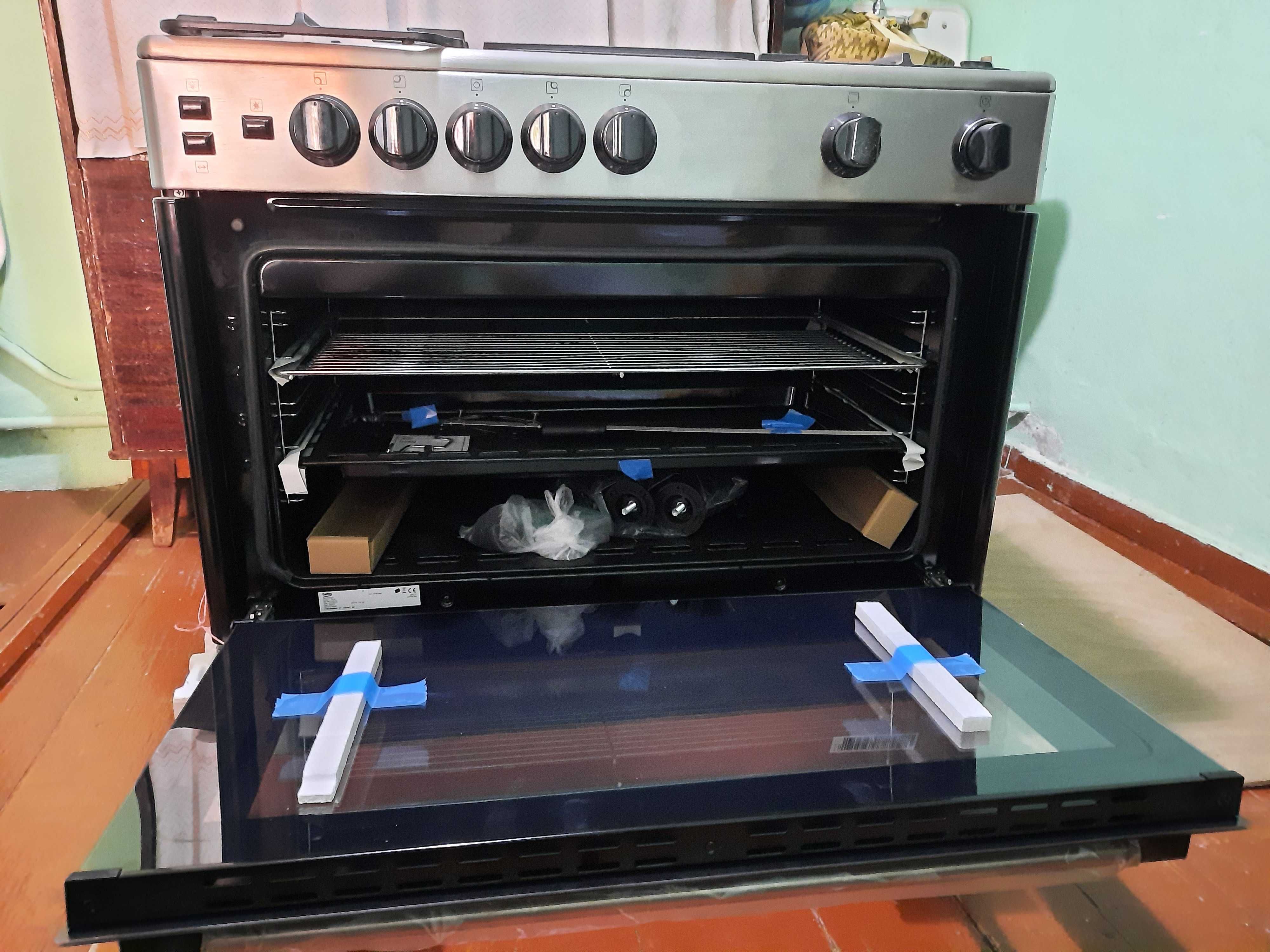 Газовая плита новая на 5 конфорок от Beko GG15115DX в Чирчике