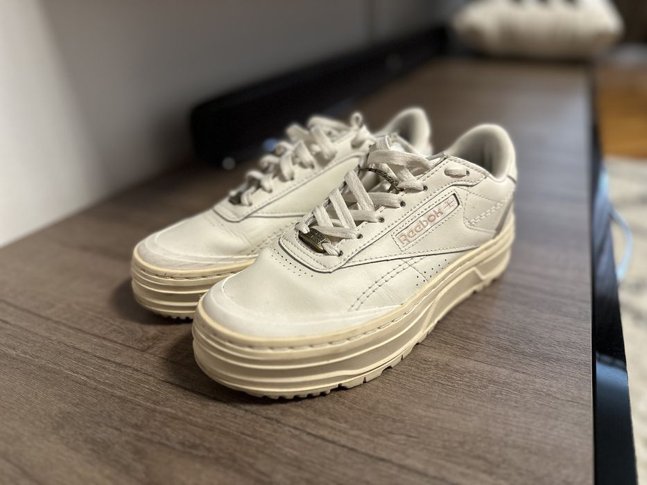 Vând Adidași Reebok