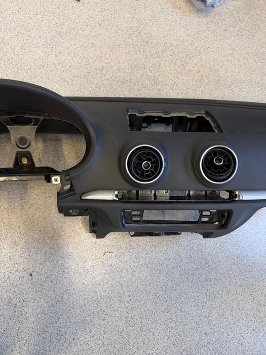 Plansa bord audi a3 8v