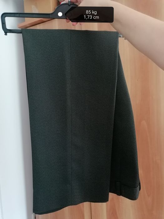 Pantaloni de costum