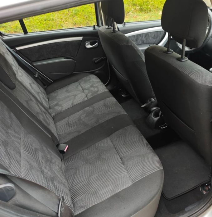 Дачия Сандеро  1.6 Газ/бензин