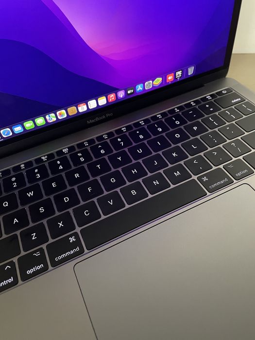 Vand MacBook Pro Core I5 plus Magic Mouse