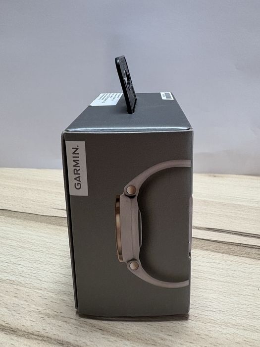 Garmin Lily Sport – елегантен смарт часовник