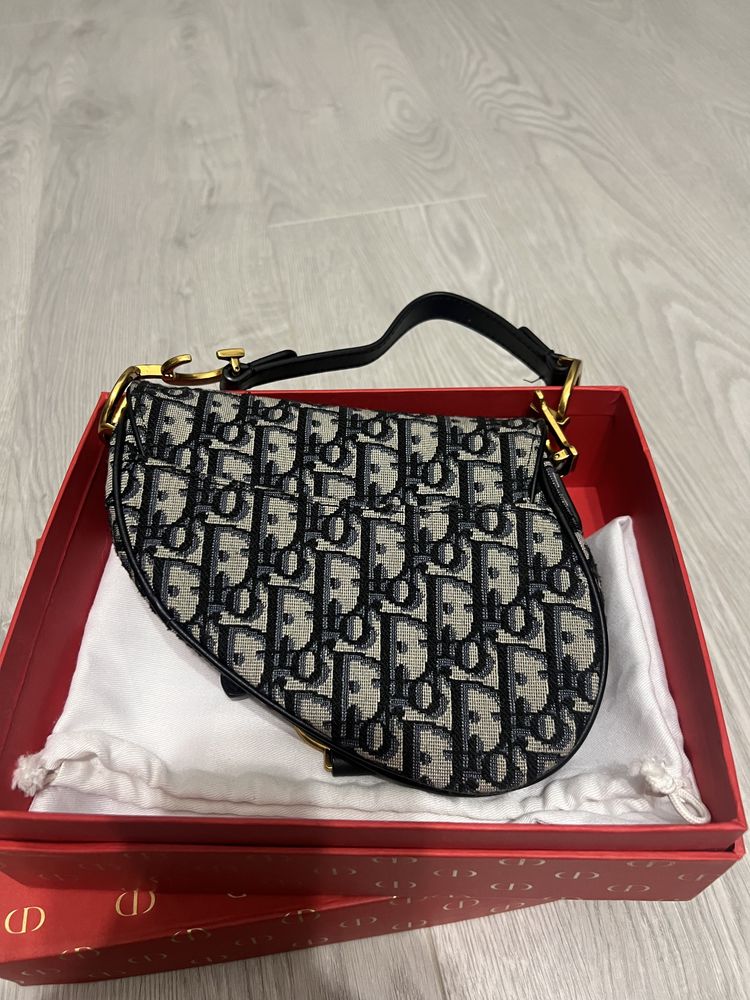 Dior Saddle мини чанта