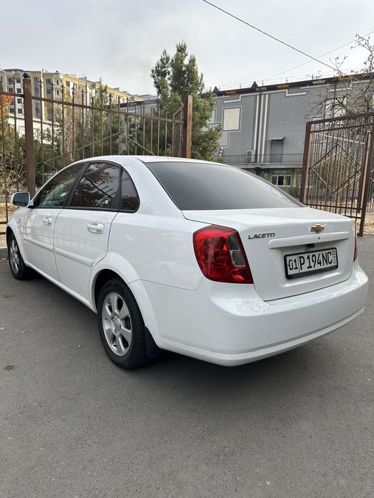 Продаётся белая Jentra. 2023. Позиция - 2. Механика.