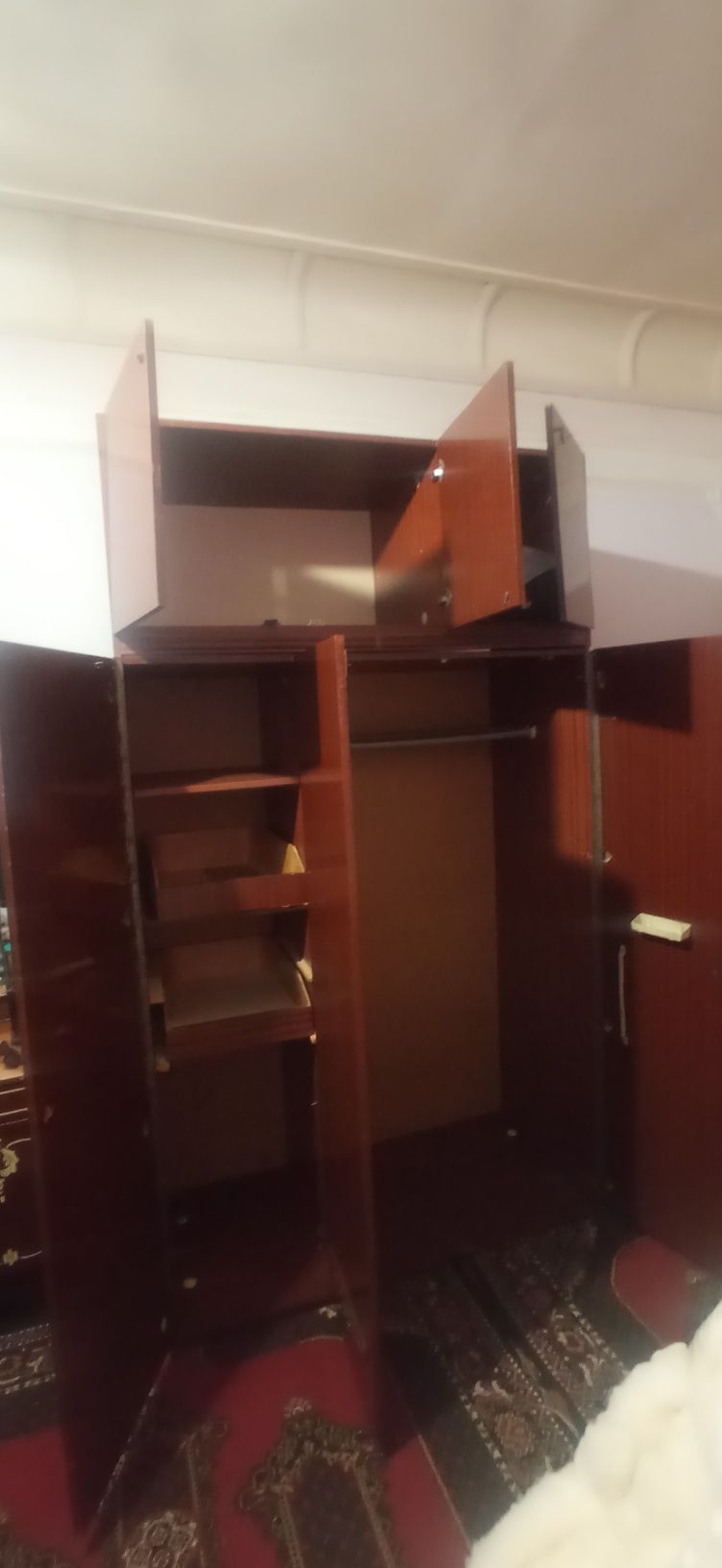 Shifaner shkaf stenka mebel eski mebel 700.000