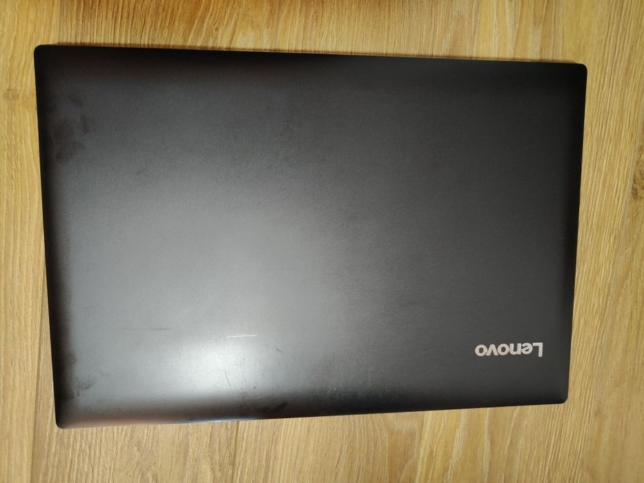 Laptop Lenovo 17,3 inch /AMD /4 GB / ssd 128 /